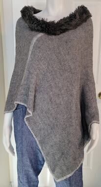 Fratelli Talli Gray Italian Wool Alpaca Blend Shawl Cape Faux Fur Collar OS
